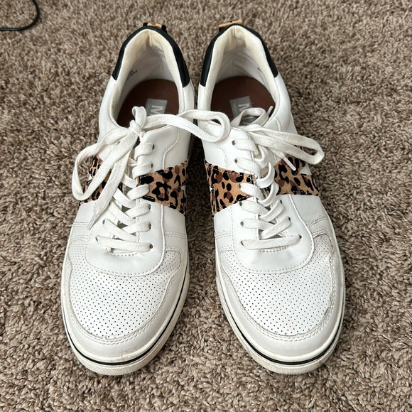 MIA Sneakers - Picture 1 of 5